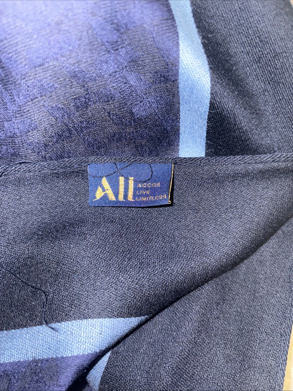 All Accor Live Limitless Navy Blue wool blend Scarf made in Italy